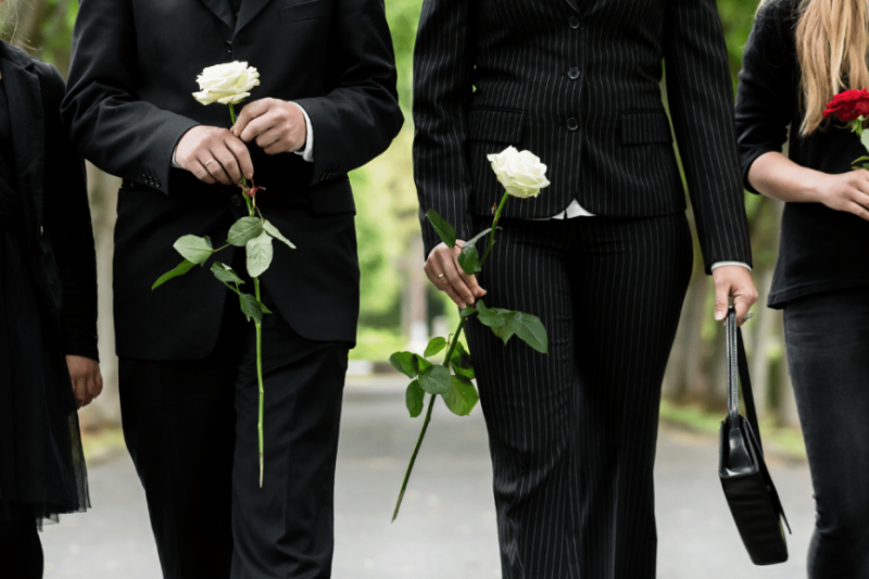 Zuinig Worden Reiziger Welke kleding draag je naar een begrafenis of crematie? - Agelink  Uitvaartzorg